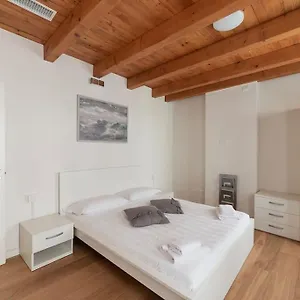  Apartment Dimora Acquamarina Italy
